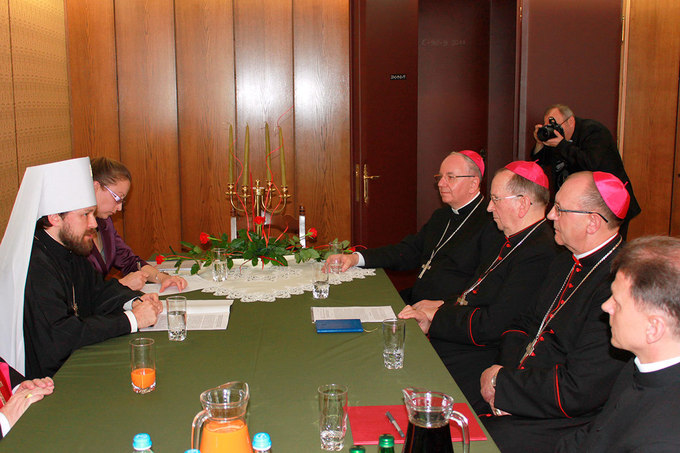 Le métropolite Hilartion se rend au siège de la Conférences des évêques catholiques de Pologne