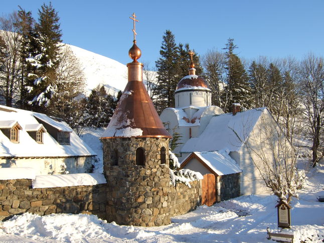 Monastère féminin Notre-Dame-du-Signe à Marcenat Monastère féminin Notre-Dame-du-Signe à Marcenat