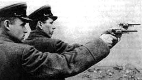 Lituanie 1941 - Ivan Tatarintsev et ses compagnons Lituanie 1941 - Ivan Tatarintsev et ses compagnons