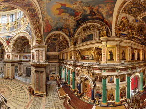 La cathédrale Saint-Isaac à Saint-Pétersbourg, est transférée à l'Eglise