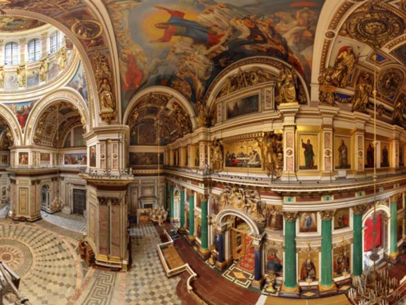 La cathédrale Saint-Isaac à Saint-Pétersbourg, est transférée à l'Eglise La cathédrale Saint-Isaac à Saint-Pétersbourg, est transférée à l'Eglise