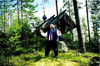 En Finlande, le prêtre qui ne veut plus seulement prier