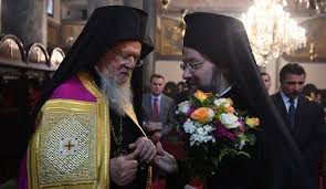 Philarète Denissenko et Macaire Maletitch, les deux leaders schismatiques, refusent d'être nommés à la tête de la nouvelle église autocéphale en Ukraine Philarète Denissenko et Macaire Maletitch, les deux leaders schismatiques, refusent d'être nommés à la tête de la nouvelle église autocéphale en Ukraine