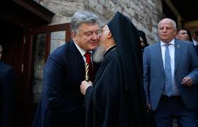 Le président Porochenko s’est engagé auprès du patriarche  Bartholomée de lui transmettre des biens immobiliers en échange du Tomos