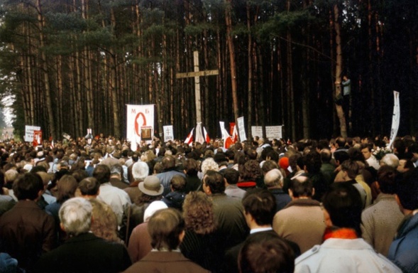 Le primat de l’Église catholique en Biélorussie appelle à cesser de détruire les croix des Kourapaty Le primat de l’Église catholique en Biélorussie appelle à cesser de détruire les croix des Kourapaty
