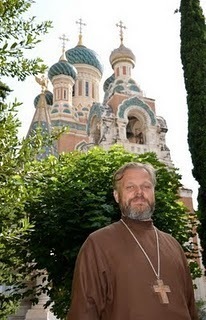 Nice Matin: une interview avec  le père Nicolas Ozoline. Photos récentes prises dans la cathédrale 