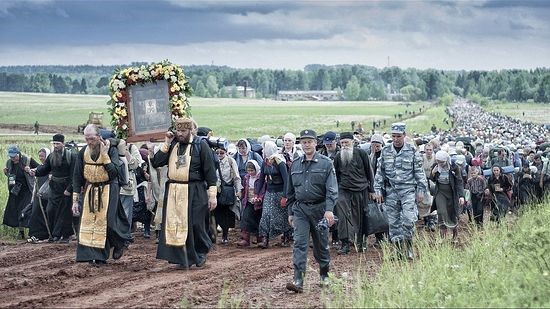 UNE ANCIENNE PROCESSION RESSUSCITÉE EN RUSSIE UNE ANCIENNE PROCESSION RESSUSCITÉE EN RUSSIE