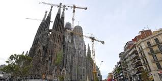 À Barcelone, 137 ans après la Sagrada Familia obtient un permis de construire ! À Barcelone, 137 ans après la Sagrada Familia obtient un permis de construire !