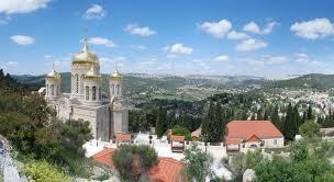 Crissements de freins  et klaxons dès l’aube  troublent la quiétude  d’un monastère orthodoxe de Jérusalem