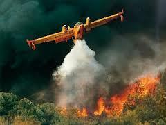 Grèce: les pompiers jettent toutes leurs forces contre les flammes au Mont Athos