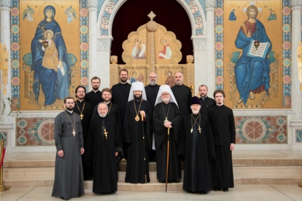 Concélébration de la divine liturgie à la cathédrale de la Sainte Trinité à Paris