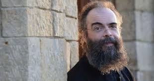 L'archimandrite Andreas (Konanos) le théologien de renommée internationale a annoncé qu'il démissionnait de la prêtrise. Pourquoi?