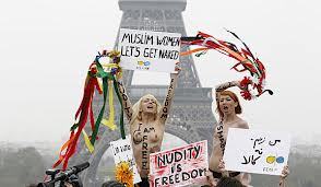 La presse russe et l'opinion française sur la provocation de "Femen"