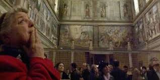 Le Vatican et la plupart des régions d'Italie ont assoupli les restrictions imposées en raison du COVID-19 Le Vatican et la plupart des régions d'Italie ont assoupli les restrictions imposées en raison du COVID-19