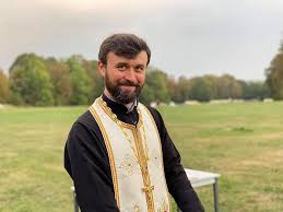 1. PRÊTRE IOAN DIMITROV: " DEVANT LA CROIX ET L'EVANGILE, TOUT LE MONDE EST ÉGAL: LE SÉNATEUR ET LE MIGRANT" 1. PRÊTRE IOAN DIMITROV: " DEVANT LA CROIX ET L'EVANGILE, TOUT LE MONDE EST ÉGAL: LE SÉNATEUR ET LE MIGRANT"