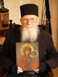 L’archimandrite John d’Ecosse – un deuxième père pour des gens de tous les coins du monde