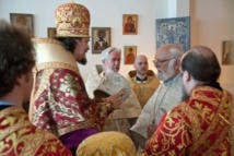 La Divine liturgie dans la paroisse Notre-Dame Joie des Affligés et Sainte Geneviève (Paris)