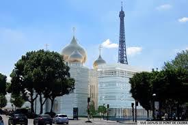 Un office d'action de grâce a été dit  par Mgr Nestor,évêque de Chersonèse à l'emplacement du  chantier de la cathédrale orthodoxe, quai Branly.