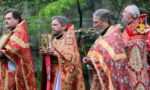 Deux événements en Allemagne: Cérémonies du 70e anniversaire de la libération du camp de concentration de Dachau et  la première liturgie dans l’église dédiée à saint Georges