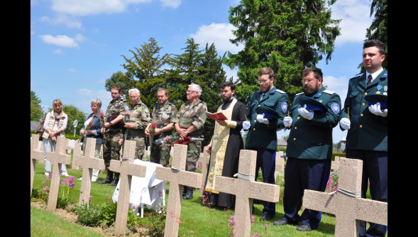 4000 km pour rendre hommage aux soldats russes tombés en 1917 4000 km pour rendre hommage aux soldats russes tombés en 1917