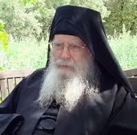 Archimandrite Placide (Deseille): Un chrétien doit avoir un regard chrétien sur son évêque, et non pas un regard profane!