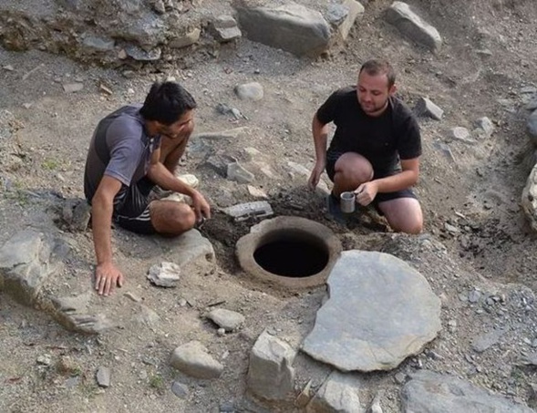 Un récipient contenant de l’eau bénite non corrompue depuis 1.300 ans a été trouvé en Géorgie