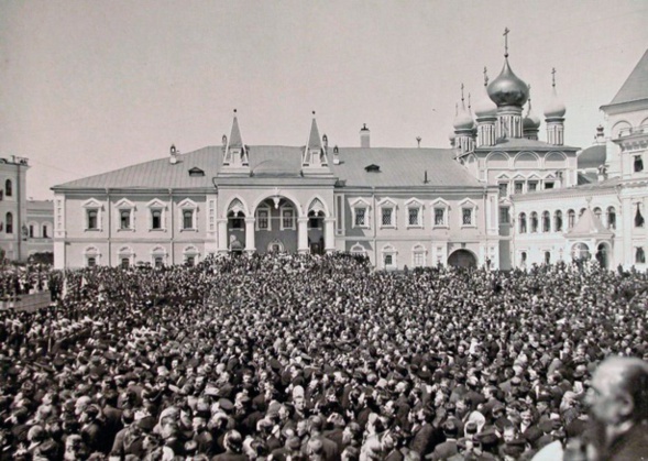 Les fouilles menées au Kremlin de Moscou ont permis de retrouver les fondations du monastère du Miracle du prince des archanges (Tchudov monastyr’) Les fouilles menées au Kremlin de Moscou ont permis de retrouver les fondations du monastère du Miracle du prince des archanges (Tchudov monastyr’)