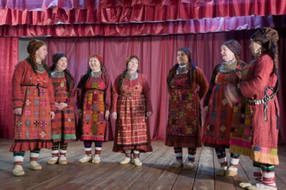 L'église des “Bouranovskie Babouchki” suite L'église des “Bouranovskie Babouchki” suite
