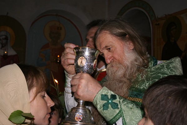 ARCHIPRÊTRE ALEXANDER PONOMARENKO: JE N'AURAIS PAS L'AUDACE D'ÉCARTER DE LA COMMUNION UN PAROISSIEN