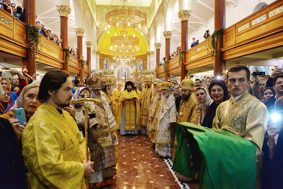 Londres : patriarche Cyrille célèbre un office religieux à la cathédrale de la Dormition, diocèse de Sourozh.