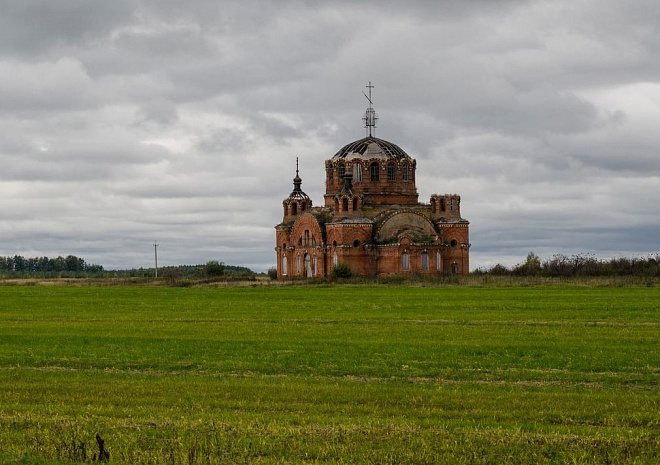 A Moscou s'est ouverte une exposition de photos "Que cache le silence des ruines", dédiée aux églises orthodoxes détruites à l'époque soviétique...