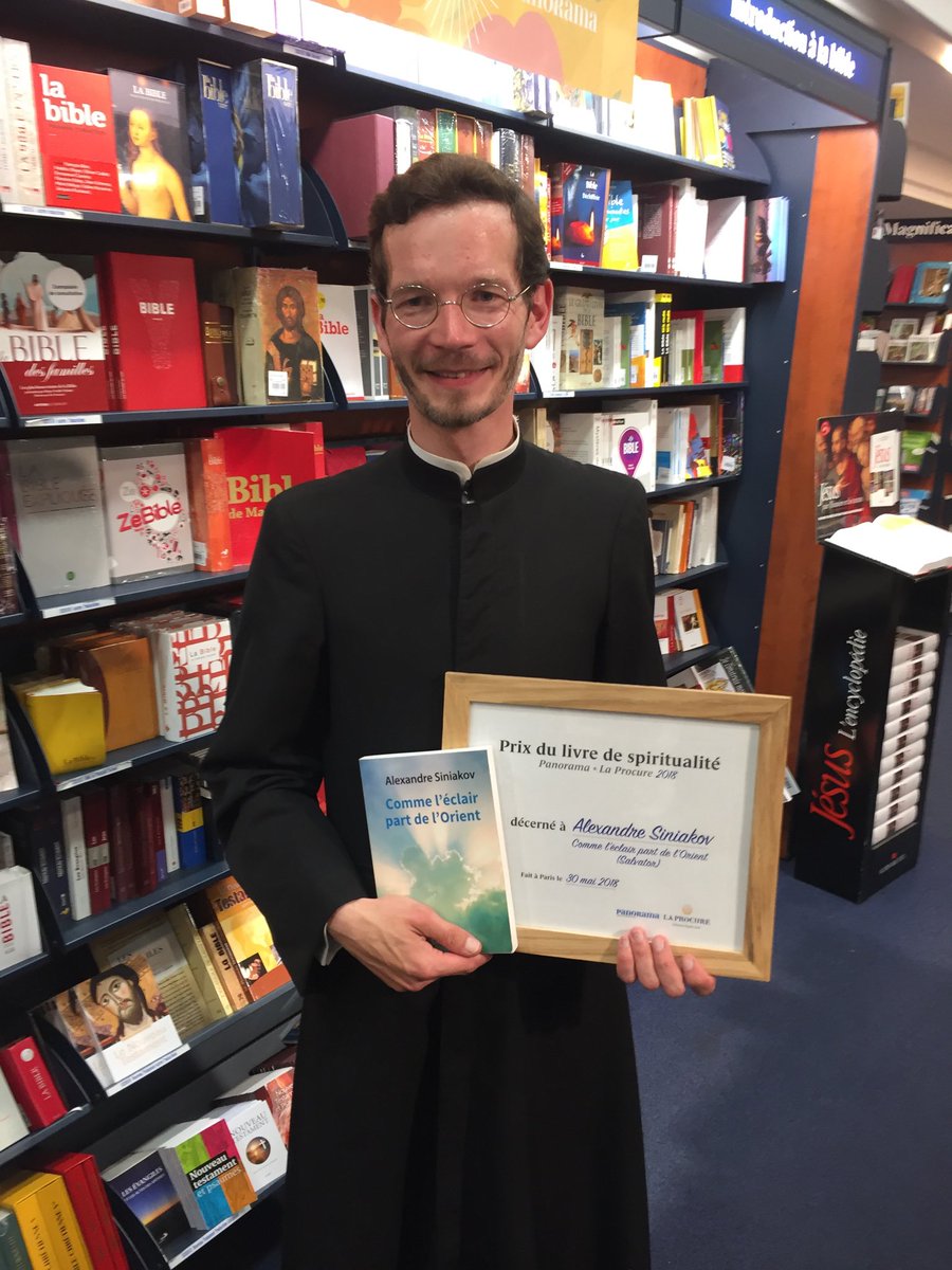 Le prix du livre de spiritualité Panorama-La Procure remis à Alexandre Siniakov pour son "Comme l'éclair part de l'Orient"