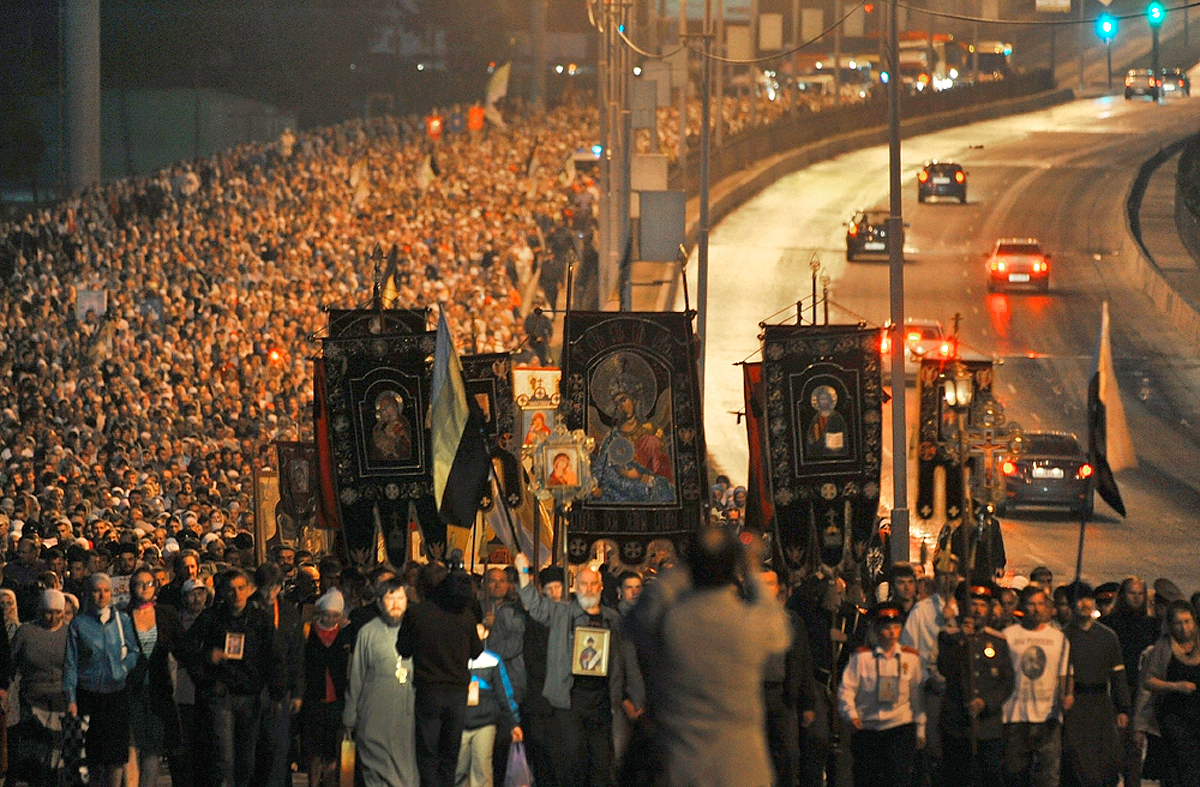 Le patriarche Cyrille conduire une procession en mémoire de la famille de Nicolas II