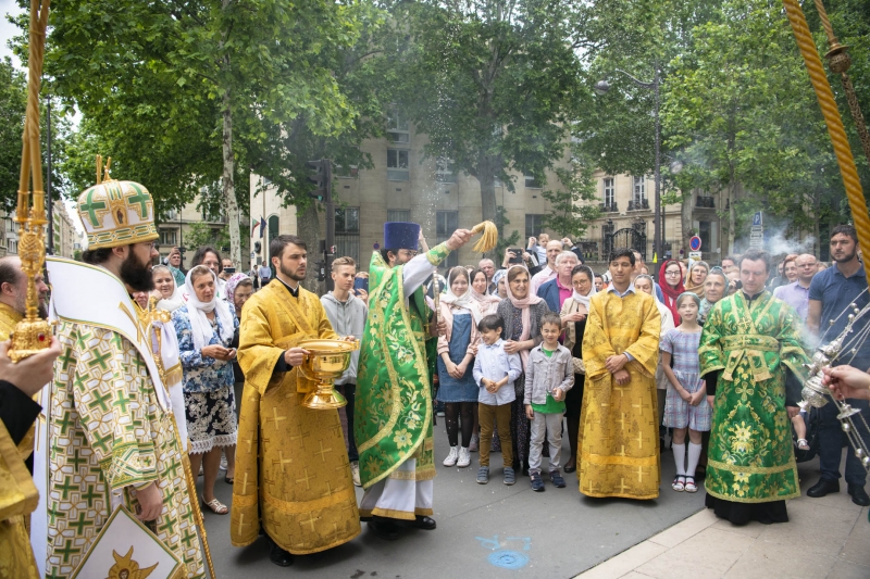 La fête patronale de la cathédrale de la Sainte-Trinité et la première Liturgie du Mgr Antoine, le métropolite de Chersonèse et d’Europe occidentale à Paris