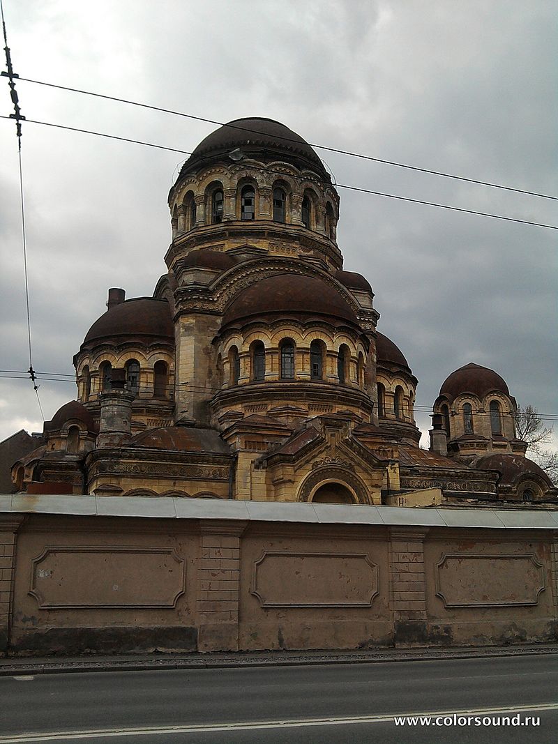 Sous l’URSS l’église Notre-Dame-de-la-Miséricorde a été transformée en école de plongée