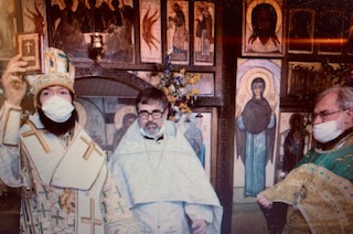 Le jour de l'Esprit Saint, Mgr Antoine a célébré la Divine Liturgie en l'église des Trois Saints Docteurs à Paris et a sacré prêtre le diacre Marc Andronikof