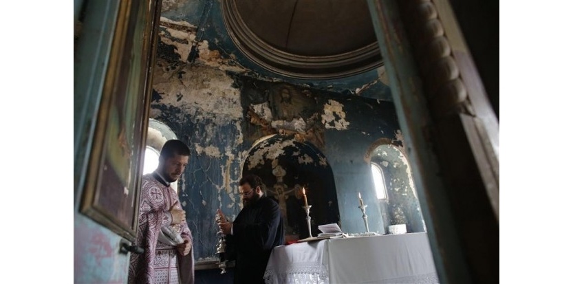Des orthodoxes tentent de sauver une église menacée à Istanbul