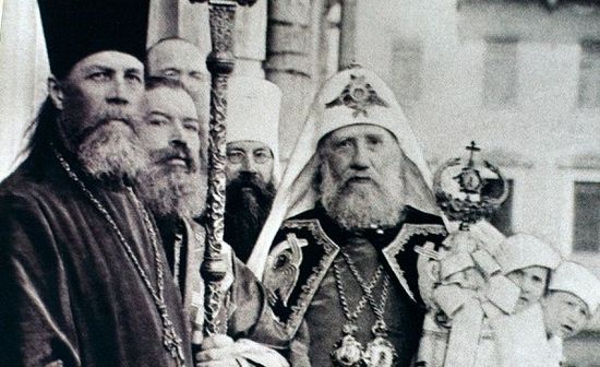 Les relations entre le Saint patriarche Tikhon et le patriarcat de Constantinople