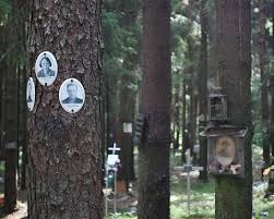 Une liturgie a été officiée le 29 dimanche  juin au cimetière mémorial de Levachovo non loin de Saint Petersburg