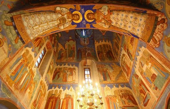 A la suite de 46 ans de travaux de restauration des fresque datant du XVII siècle sont de nouveau visibles à Souzdal