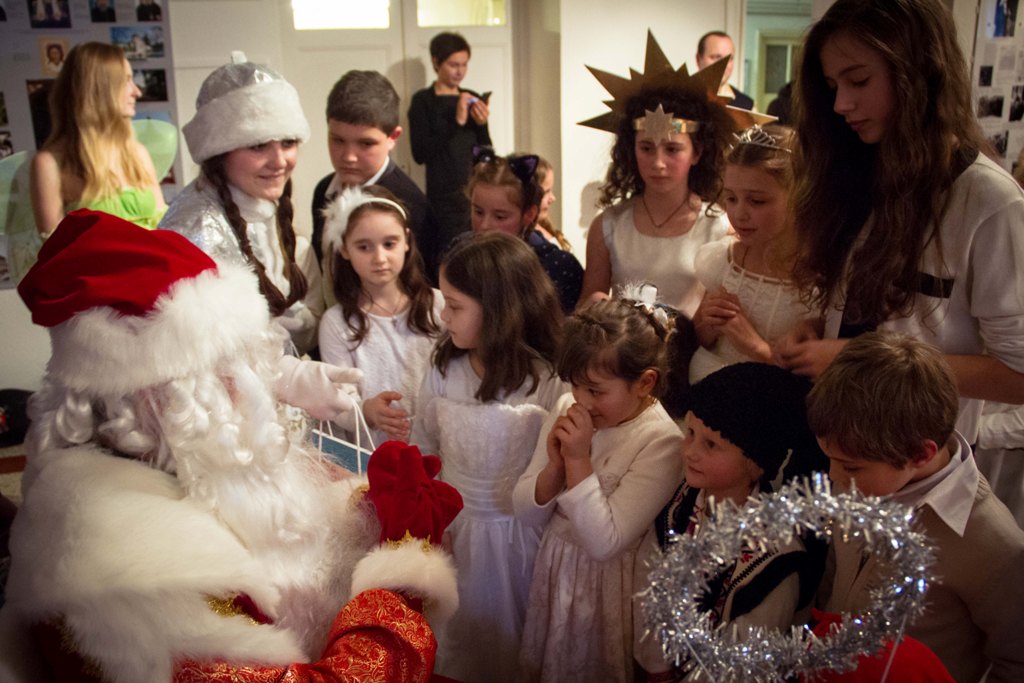 Fête de Noël pour enfants au Séminaire, bénie et réjouissante!