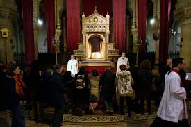 Argenteuil: à partir du 25 mars et pendant dix-sept jours, la basilique Saint-Denys va exposer la Sainte-Tunique