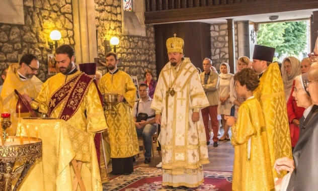 Une nouvelle église, don de la communauté catholique, a  été consacrée en France  non loin de Bordeaux