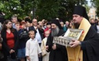 Orthodoxes et Catholiques de Pologne reçoivent ensemble la main de Marie-Madeleine