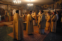 Office des défunts à la mémoire d'Alexandre Soljenitsyne à l'église des Trois-Saints-Docteurs