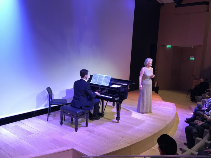 La communauté de la cathédrale Sainte-Trinité a organisé la foire-exposition et le concert de bienfaisance La communauté de la cathédrale Sainte-Trinité a organisé la foire-exposition et le concert de bienfaisance