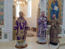 Monseigneur Nestor, évêque de Chersonèse, et Monseigneur Job, évêque de Telmessos ont célébré la Divine Liturgie à la cathédrale de la Sainte Trinité