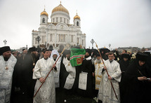 Près de 100 000 personnes sont venues rendre un dernier hommage au patriarche Alexis