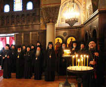 Rencontre entre les représentants des Eglises orthodoxes russe et serbe