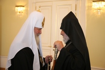 Rencontre entre le patriarche de Moscou et le catholicos des Arméniens Rencontre entre le patriarche de Moscou et le catholicos des Arméniens